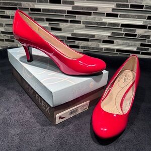 HEELS - RED PATENT - 8M - LIFE STRIDE - PARIGI